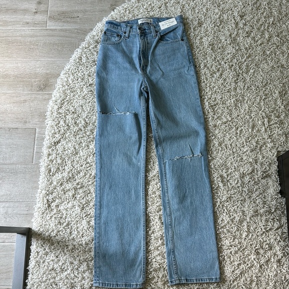 Light blue denim, Abercrombie, the 90’s straight ultra highrise, size25/0regular - Picture 1 of 4